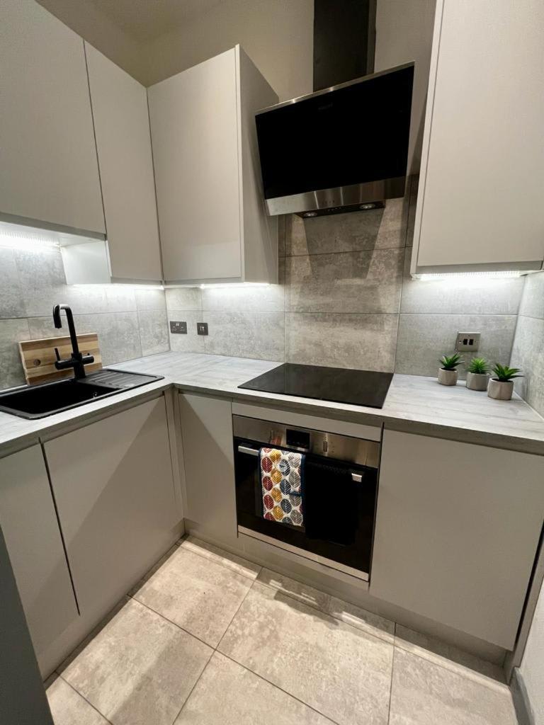 1 Bed Apt In West End グラスゴー エクステリア 写真