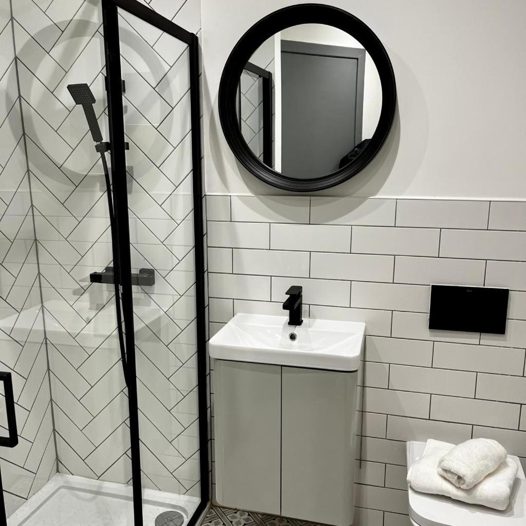 1 Bed Apt In West End グラスゴー エクステリア 写真